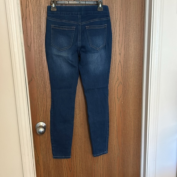 Women’s small lei skinny jeans - Picture 2 of 2